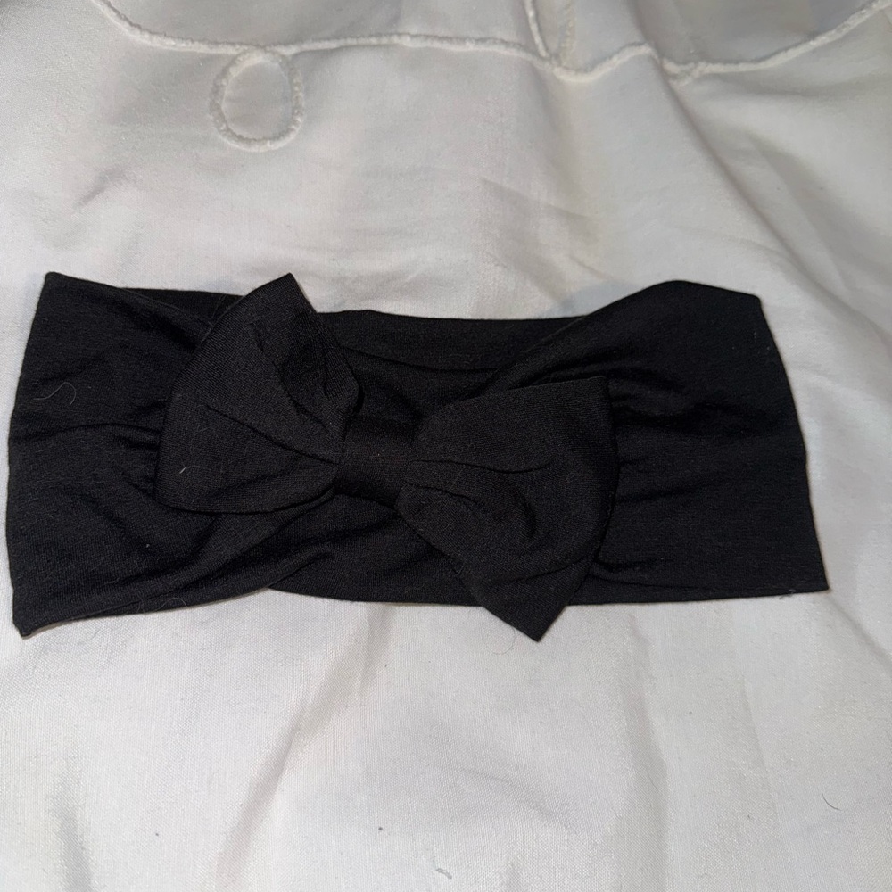 Forever 21 Classic Black Bow Hairband